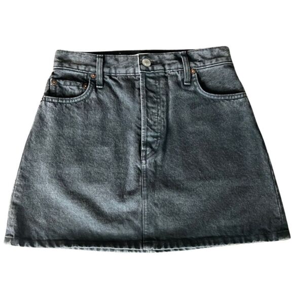 RE/DONE 90’s Mini Skirt in Washed Black. Size 26. NWT!